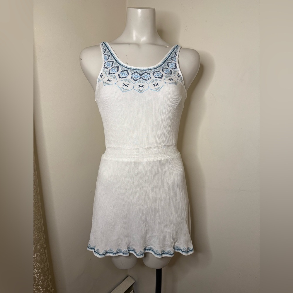 Aeropostale white embroidered stretchy swim cover up or sheer mini sun dress S